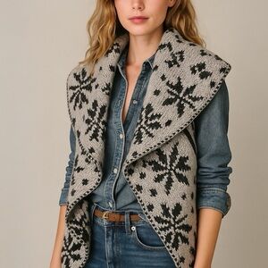 CHIARAMENTE Wool Blend Open Drape Snowflake Winter Sleeveless Knit Vest